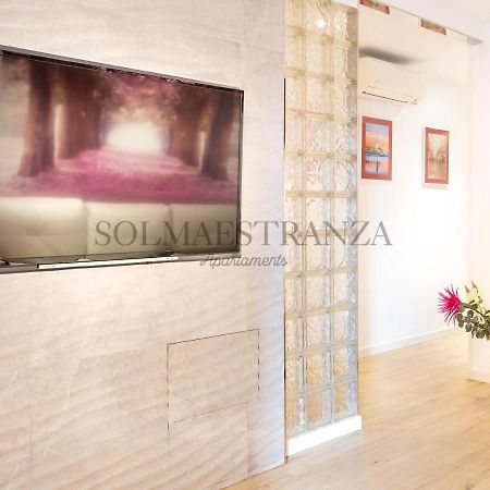 Blue & Red By Sol Maestranza Apartment Malaga Exterior photo